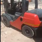 تاجير رافعات شوكية