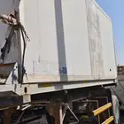 للبيع ثلاجة بسطحها