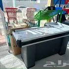 يوجد لدينا كاشيرات وارفف مستودعات ومحلات وكروم