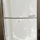 ثلاجه للبيع .