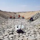 بنا حجر وقص ارضي