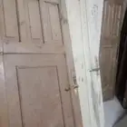 للبيع ابواب خشب مستخدمه