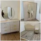 يوجد لدينا غرف نوم جاهزه بارخص الاسعار للتواصل