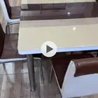 طاولة طعام. مع عدد 6 كراسي