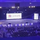 شاشات عملاقة
