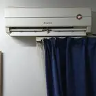 مكيفين اسبليت للبيع ب 1100 كرسيين 100 وطاولات100 وسرير اطفال