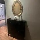 دولاب لشوزات كرسي وطواله مع 2 كرسي