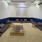 مجلس للبيع مع طاوله وفرشه