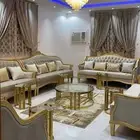كنب للبيع 4 كنبات و 2 كراسي و طاوله كبيره مع 6 طاولات خدمه