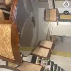 سرير وطاولة طعام