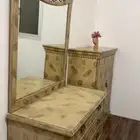 سرير ومراية