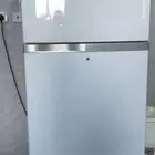 يوجد ثلاجتين ونشافه حراريه وغساله للتواصل