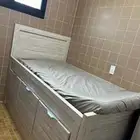 سرير مع دولالب للبيع