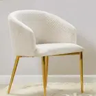 كراسي وطاولات بحالة ممتازة