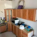 دولاب مطبخ وثلاجة و1 مكيف للبيع