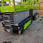 للايجار سيزر لفت سقالات كهربايئه وانارات ضويئه تاور لايت