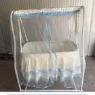 سرير أطفال نظيف للبيع العلا