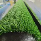 عشب صناعي تزين حدايق