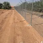قلاع وغرس وتنظيف النخيل واعمال الشبوك والحجر