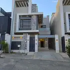 للبيع فيلا دبلكس دورين وملحق تشطيبVIPبدرة الموسي قرب الممشي