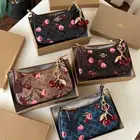 يوجد لدينا جميع انوع الشنط جمله وقطاعي