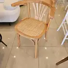 كراسي وطاولات خشب