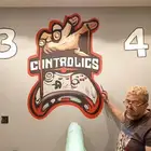 رسام وخطاط نحات رسم بارز علي الجدران رسام محترف جرافيتي