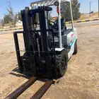 رافعة شوكية فوركلفت للايجار تأجير رافعة