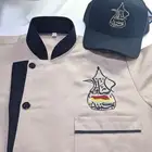الزي الموحد مع التطريز والطباعه.
