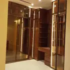 معلم. تركيب وترميم غرف النوم والستائر