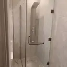 زجاج السيكوريت والشاورات والمريات وابواب زجاج