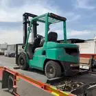 رافعات للايجار يومي شهري بالتريله