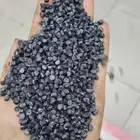 حبيبات بلاستيك معاد تدويرها.