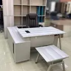أثاث مكتبي ومنزلي مكاتب مودرن جودة عاليه.