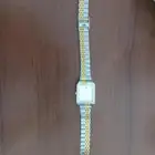ساعة نسائية من شركة SWC للبيع المستعجل