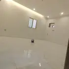 له جميع انوع الدهان الحديث الدخلي والخارجي وبه اسعار جميل أن