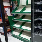 خانات تخزين وسوبر ماركت
