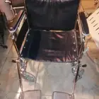 كرسي متحرك شبه جديد