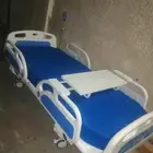 سرير طبي كهربائي