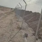 نقوم بتركيب الشبوك والسواتر وتوريد وتركيب بجميع انواعها شبوك