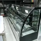 ثلاحة عرض حلويات