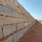 نقوم بتنفيذ مشروع الحجر الطبيعي تسوير المزراع وتسويه المخيما
