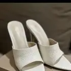 احذية نسائية جديدة للبيع