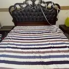 غرفة نوم للبيع مطلوب فيها 1200 خشبها ممتاز البيع مستعجل