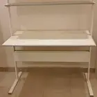 طاولة كمبيوتر