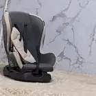 كرسي اطفال حق سياره نضيف وخبازه وخلط كلهم علا اشرط