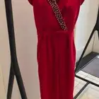 لبس مناسبات أحمر أنيق مع تطريز لؤلؤي   مقاس (سمول)