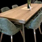 طاولة طعام مع البوفية والكراسي والمراية وطاولة جانبية