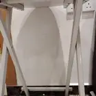 طاوله خشبيه  عواض حديد قويه   سهله الحمل و التركيب. تتصفط