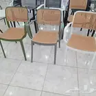 كراسي فيبر وخشب وقماش وحديد